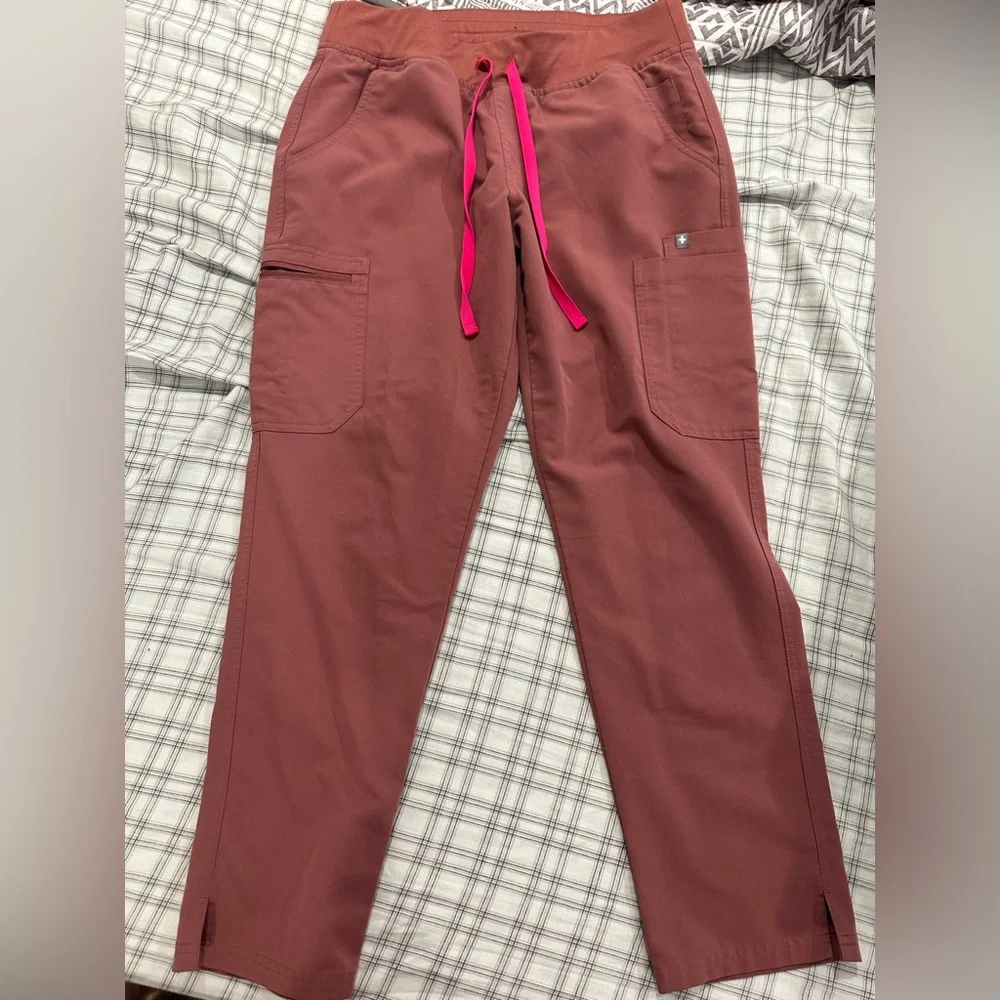 Figs Burgundy Technical Collection Top and pants set - Picture 2 of 4